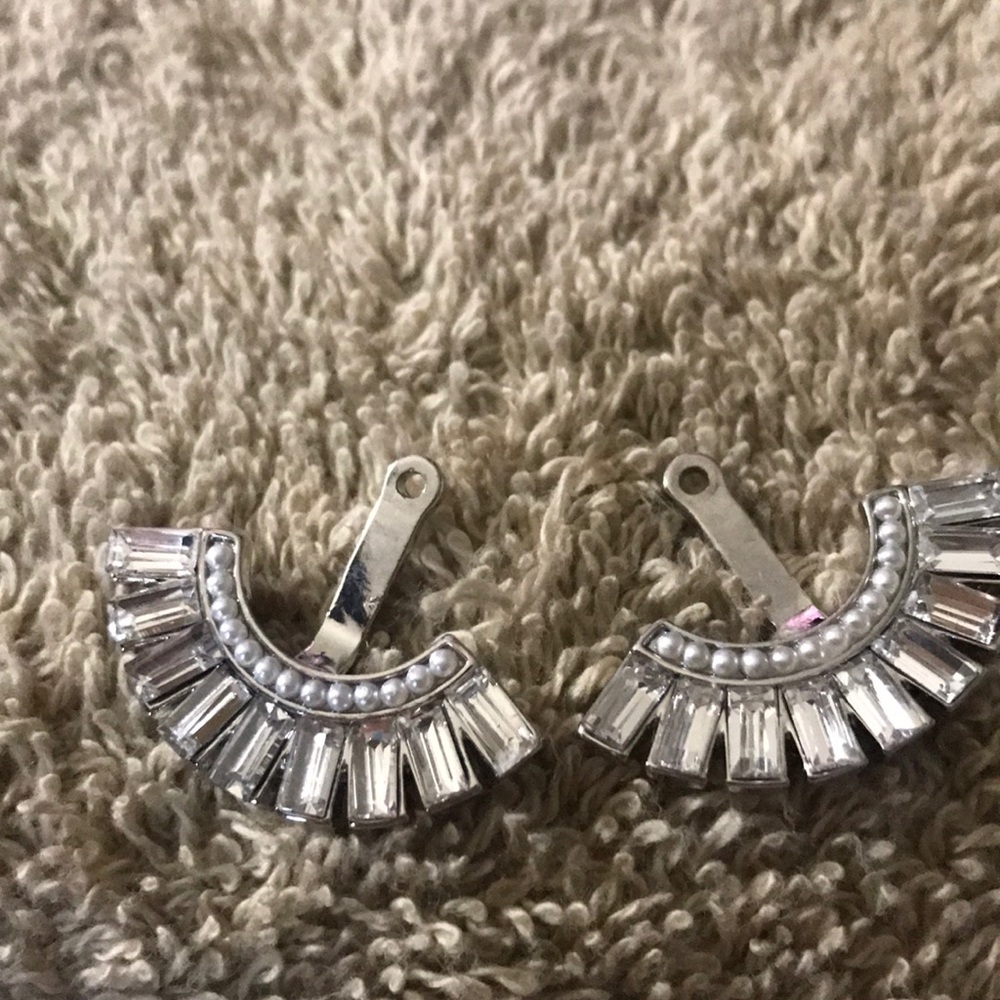 Diamond pearl Accent back designs for earrings.